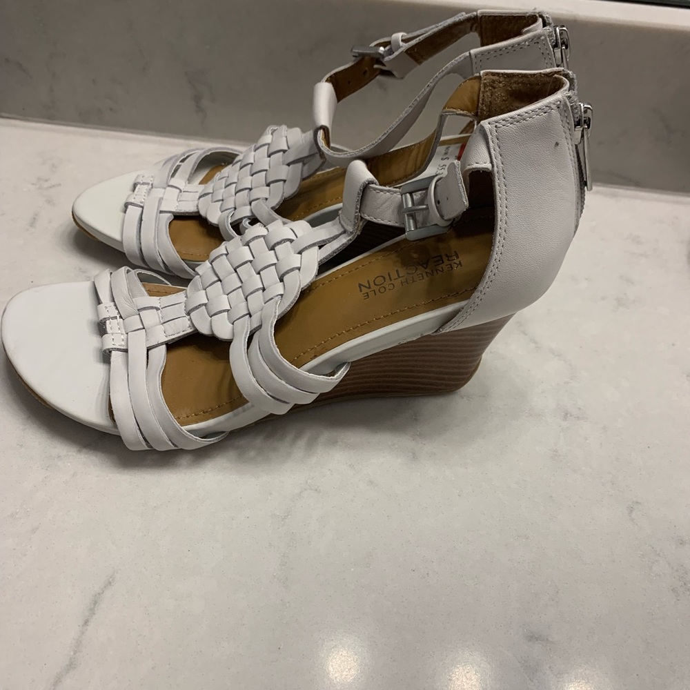 NWT but no box, Kenneth Cole Reaction Warm Cedar Wedges in White size 7